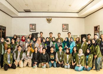 Hidroponik sebagai Pilar Revitalisasi Lingkungan Desa: Mahasiswa KKN 04 UPN “Veteran” Jawa Timur Berdayakan Ibu-ibu di Jepara