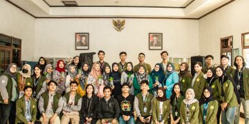 Hidroponik sebagai Pilar Revitalisasi Lingkungan Desa: Mahasiswa KKN 04 UPN “Veteran” Jawa Timur Berdayakan Ibu-ibu di Jepara